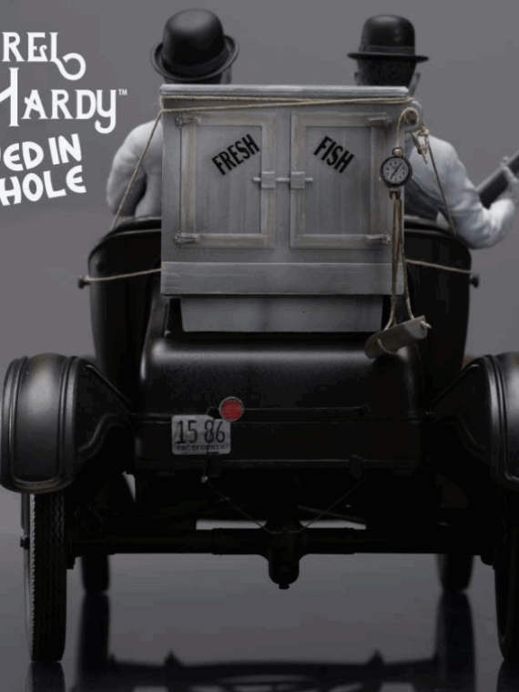 Infinite Statue Laurel & hardy towed in a hole Ford t 1/12 scale statua resina 18 cm