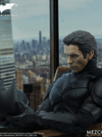 Mezco Toys One 12 Collective the Dark Knight Batman action figure pvc 17 cm