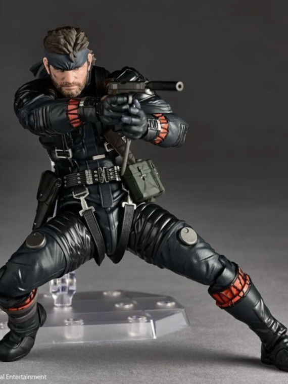 Kaiyodo Revoltech A.y. Metal Gear Solid Delta Naked Snake Sneaking Suit Ver Action Figure 17 cm