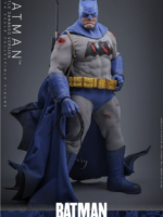 Hot Toys Batman: The Dark Knight Returns Comic Masterpiece Action Figure 1/6 Batman (Battle Damaged Version) 32 cm