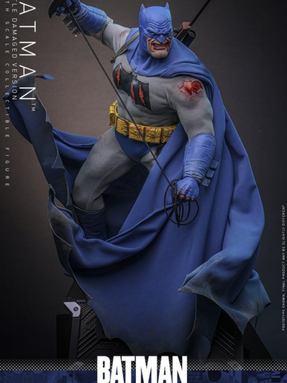Hot Toys Batman: The Dark Knight Returns Comic Masterpiece Action Figure 1/6 Batman (Battle Damaged Version) 32 cm
