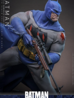 Hot Toys Batman: The Dark Knight Returns Comic Masterpiece Action Figure 1/6 Batman (Battle Damaged Version) 32 cm