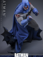 Hot Toys Batman: The Dark Knight Returns Comic Masterpiece Action Figure 1/6 Batman (Battle Damaged Version) 32 cm