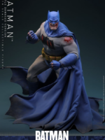 Hot Toys Batman: The Dark Knight Returns Comic Masterpiece Action Figure 1/6 Batman (Battle Damaged Version) 32 cm